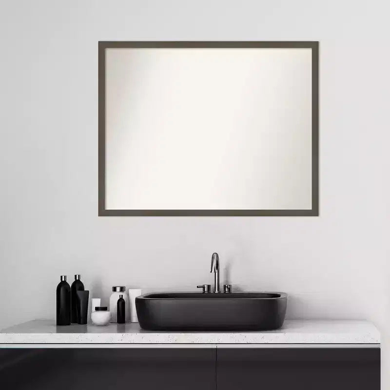 Specchio da parete per bagno Svelte grigio argilla non smussato 30" x 24"