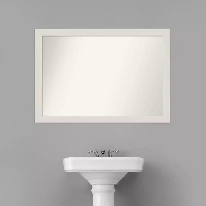 Specchio da parete per bagno stretto, rustico, non smussato, con doghe bianche, 40" x 28" -: Ferramenta di montaggio inclusa