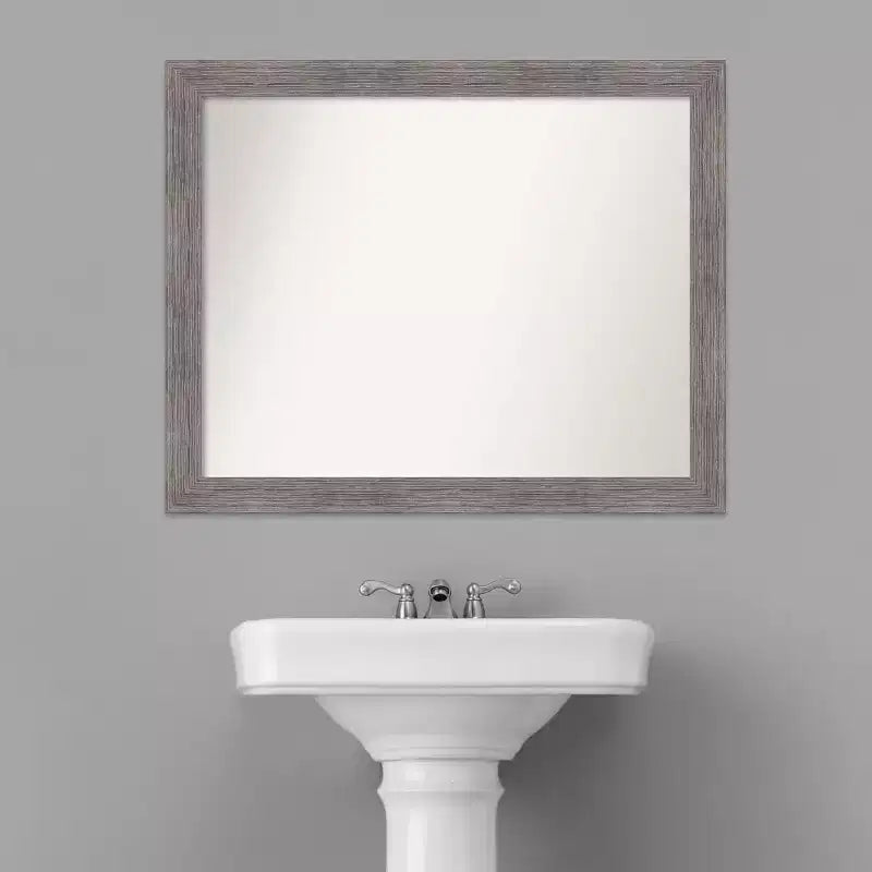 Specchio da parete rettangolare moderno 32" x 26" senza smussatura Pinstripe Plank Gray Narrow per bagno: Cornice in polistirene, da parete