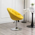 Poltrona girevole accentuale con schienale trapuntato e rivestimento in velluto Noas di Roundhill Furniture, gialla