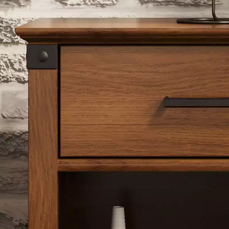 Comodino Redmond a 1 cassetto per cameretta o camera da letto, cassetto portaoggetti capiente, realizzato in robusto legno di pino, finitura atossica e sicura per i bambini