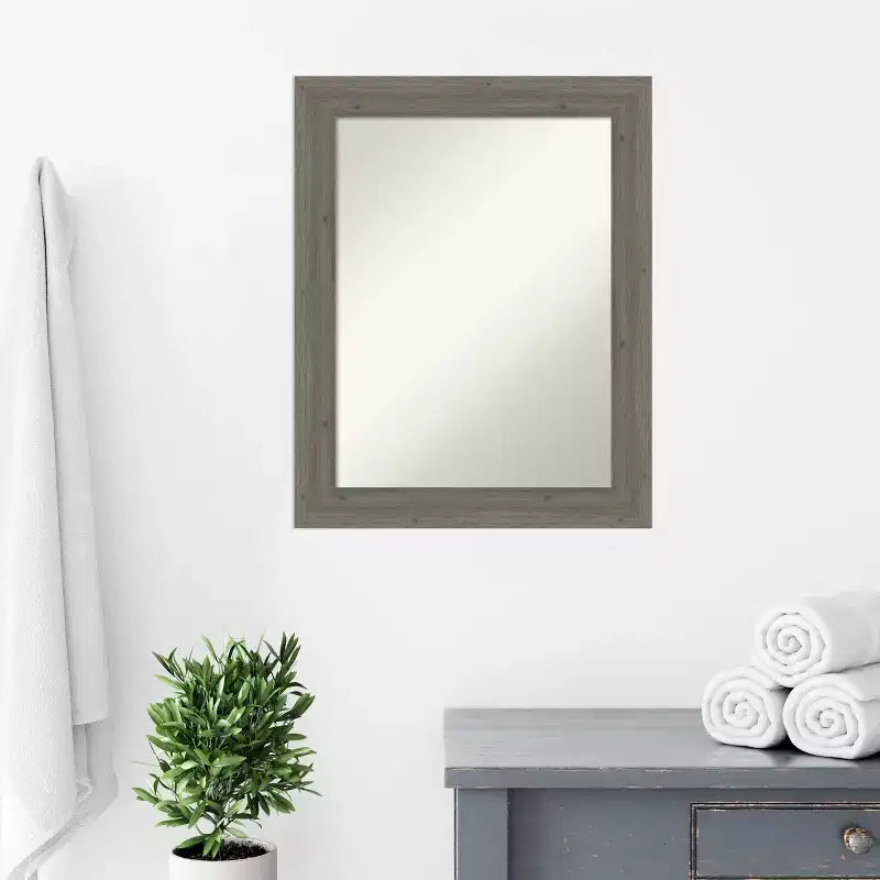Specchio da parete per bagno in legno, stretto, non smussato, grigio Fencepost, 28,5 x 22,5 pollici