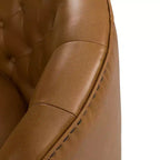 Poltrona a botte per soggiorno Justo 28.5 Wide Tufted in vera pelle con gambe in legno massello| ART OF LIVING DESIGNS