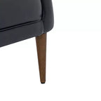 Poltrona a botte per soggiorno Justo 28.5 Wide Tufted in vera pelle con gambe in legno massello| ART OF LIVING DESIGNS